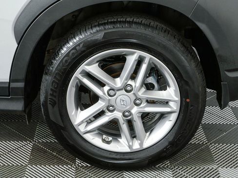 Used 2023 Hyundai Kona SE FWD image 41