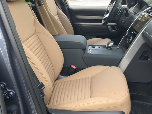 New 2026 Land Rover Discovery Limited Edition AWD/4WD image 24