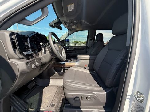 Used 2026 Chevrolet Silverado 3500 LT w/ All Star Edition AWD/4WD image 12