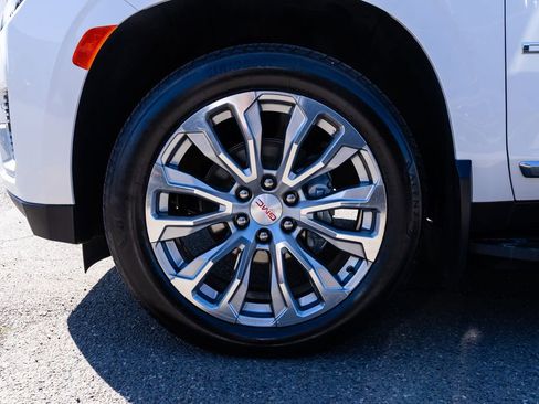 Used 2024 GMC Yukon Denali image 4