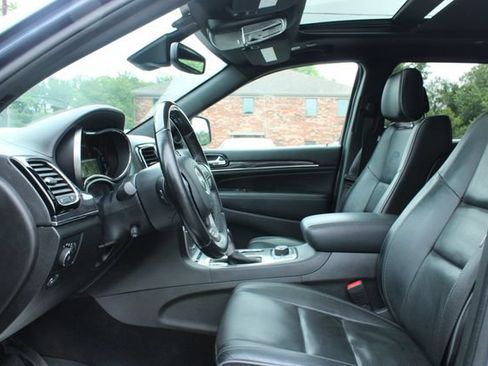 Used 2021 Jeep Grand Cherokee Overland w/ Protech Group AWD/4WD image 13