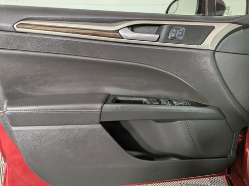 Used 2016 Ford Fusion SE w/ Equipment Group 202A image 15