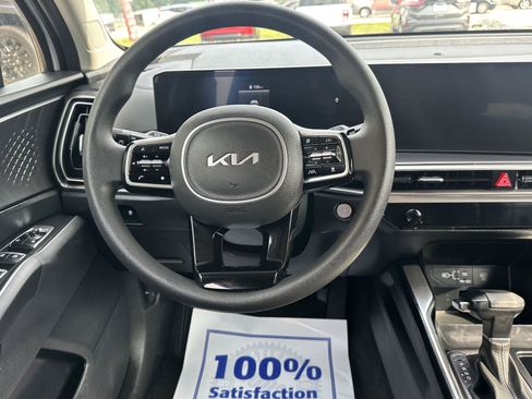 Used 2025 Kia Sorento LX FWD image 33
