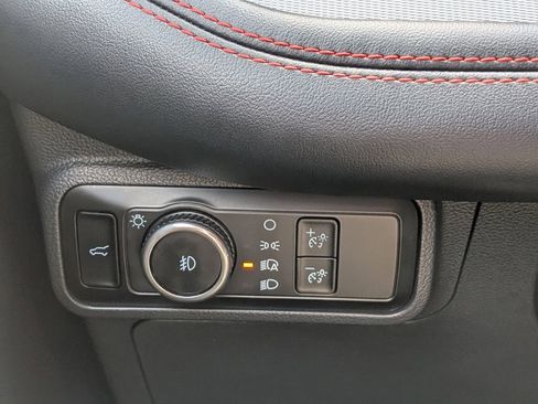 Used 2025 Ford Explorer ST-Line AWD/4WD image 25