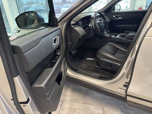 Used 2020 Land Rover Range Rover Velar R-Dynamic S image 16