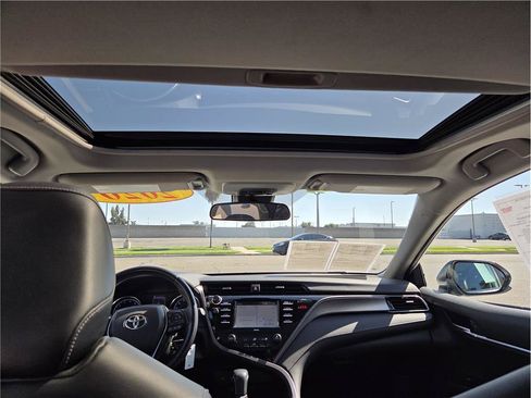 Used 2020 Toyota Camry SE w/ Carpet Mat Package FWD image 12