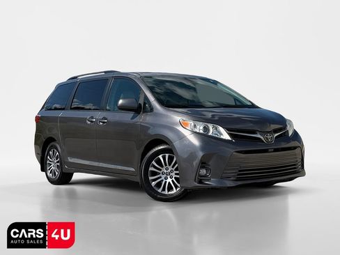 Used 2019 Toyota Sienna XLE FWD image 1