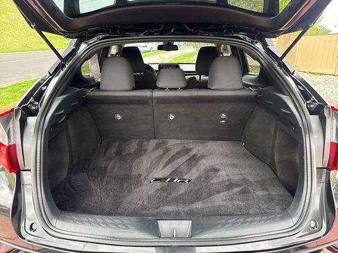 Used 2018 Toyota C-HR XLE FWD image 8