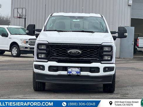New 2026 Ford F250 Lariat w/ Black Appearance Package image 4