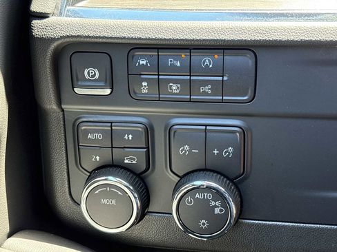 Used 2025 Chevrolet Tahoe LT AWD/4WD image 34