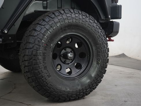 Used 2017 Jeep Wrangler Rubicon AWD/4WD image 22
