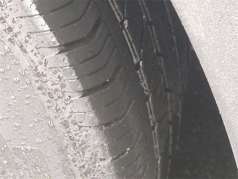 Used 2023 Tesla Model Y Long Range image 18