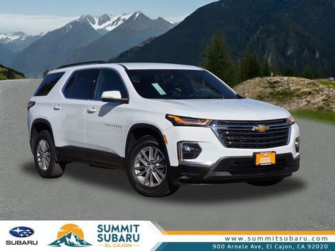 Used 2023 Chevrolet Traverse LT image 1