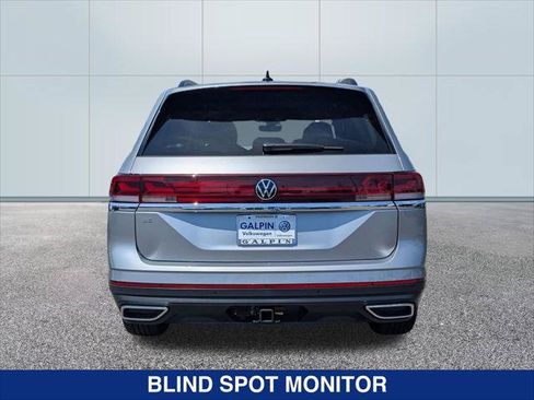 Certified 2026 Volkswagen Atlas SE w/ Panoramic Sunroof Package FWD image 4