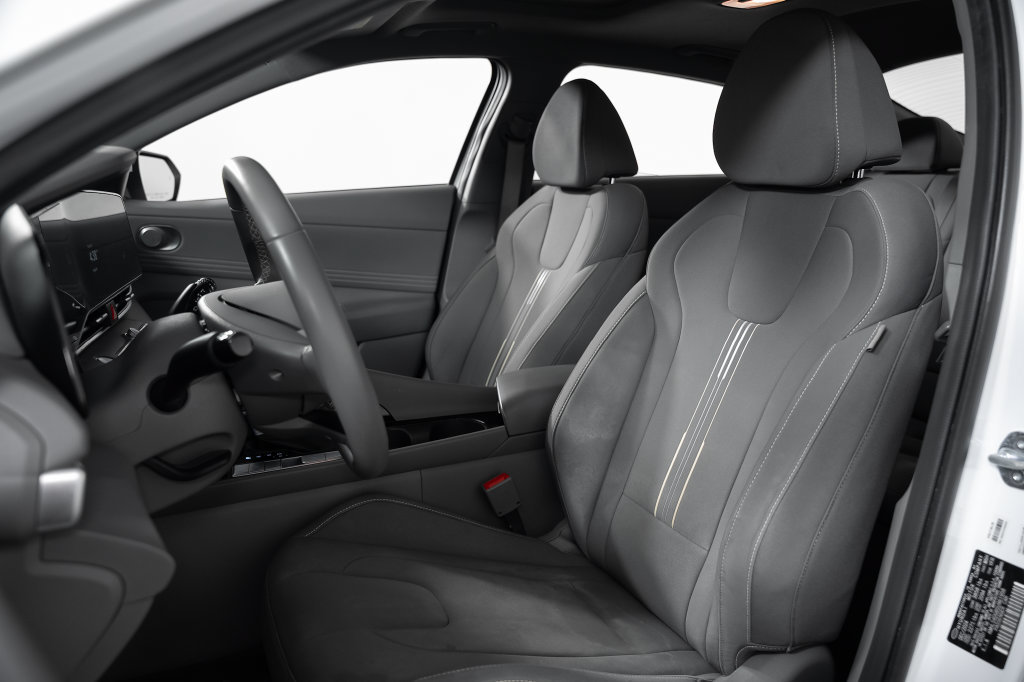 Certified 2025 Hyundai Elantra SEL FWD image 21