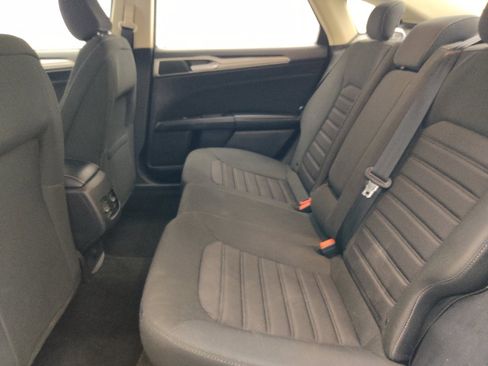 Used 2020 Ford Fusion SE FWD image 18