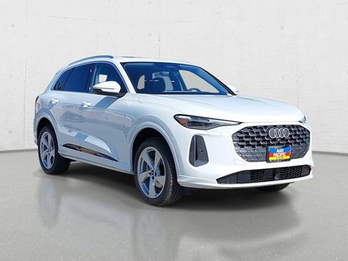 New 2026 Audi Q5 Premium Plus AWD/4WD image 3