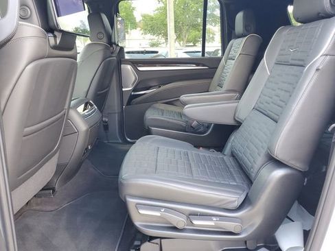 New 2026 Cadillac Escalade ESV Platinum Sport w/ LPO, ONYX Package AWD/4WD image 6