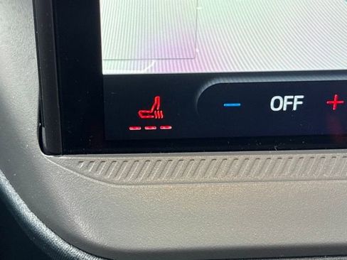 Used 2025 Ford Maverick Lobo image 18