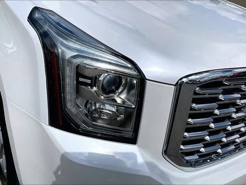 Used 2019 GMC Yukon Denali w/ Enhanced Security Package AWD/4WD image 29