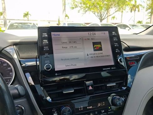 Used 2022 Toyota Camry XLE image 20