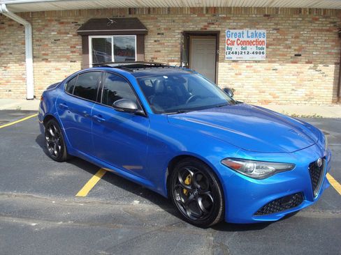 Used 2019 Alfa Romeo Giulia Ti image 3