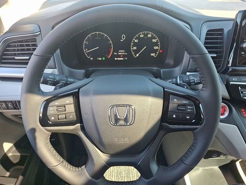 New 2026 Honda Odyssey EX-L image 9