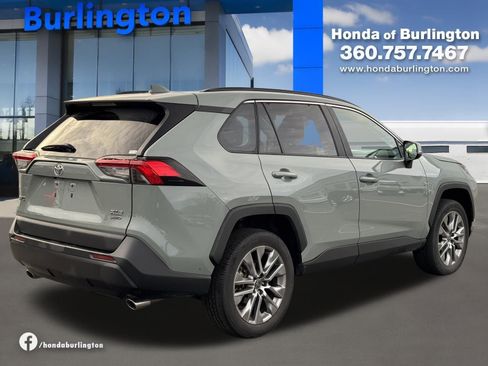 Used 2023 Toyota RAV4 XLE Premium image 6