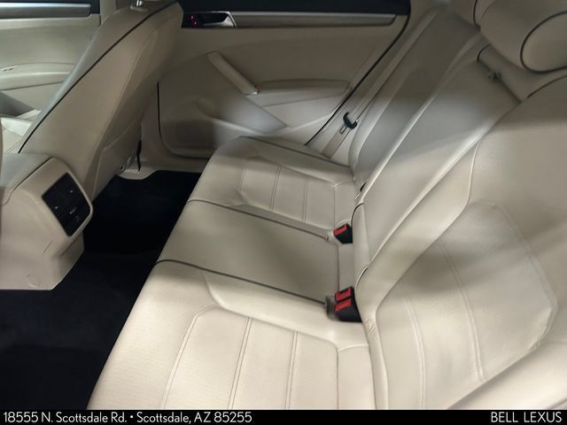 Used 2016 Volkswagen Passat 1.8T SE w/ Lighting Package (P06) FWD image 16