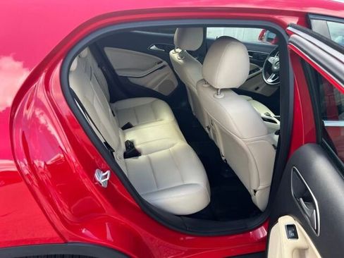 Used 2017 Mercedes-Benz GLA 250 4MATIC image 12