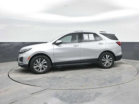 Used 2022 Chevrolet Equinox Premier AWD/4WD image 3