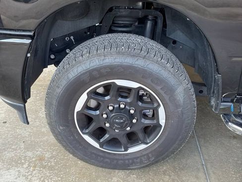 Used 2026 RAM 2500 Laramie AWD/4WD image 3