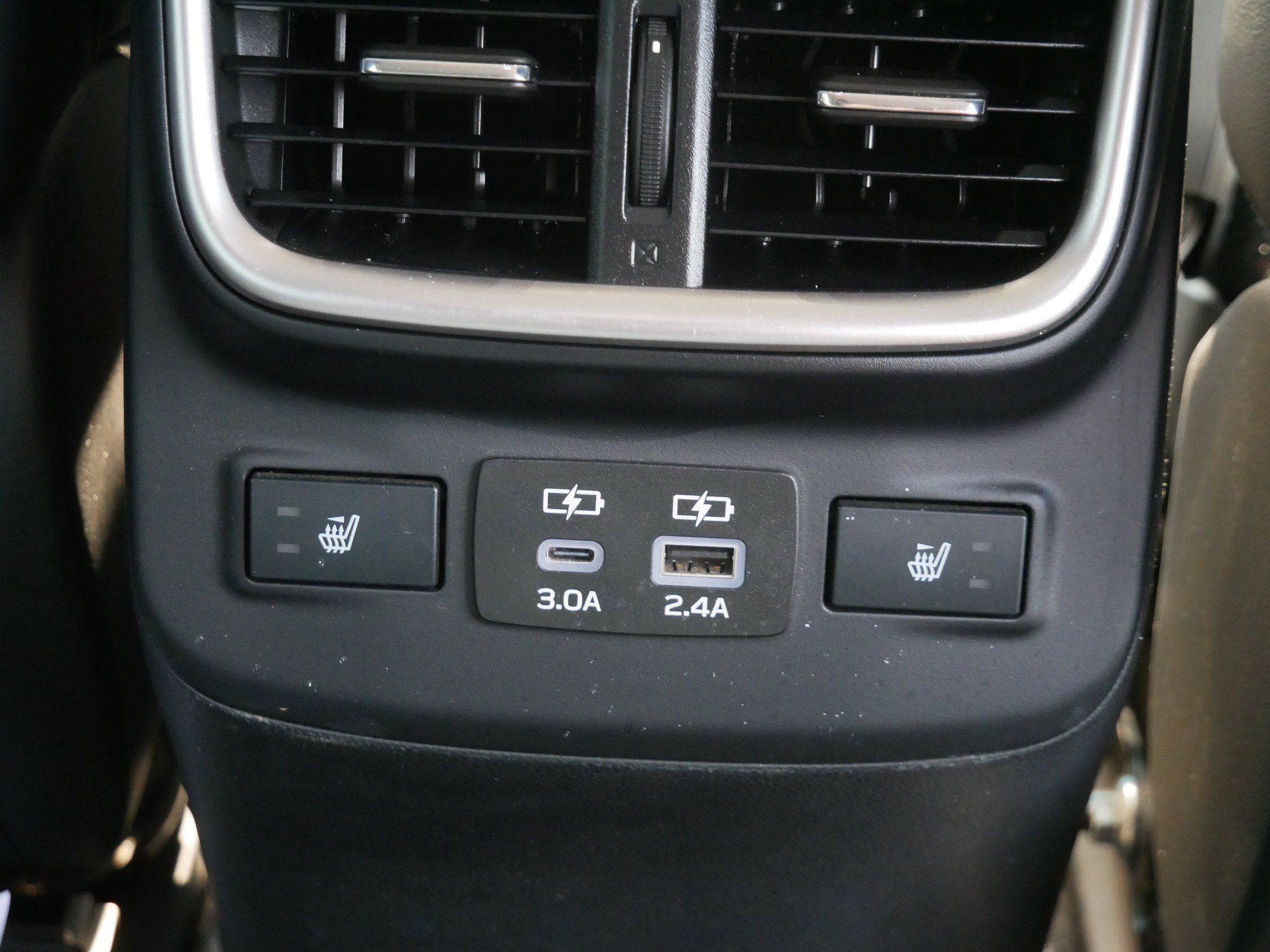 Used 2025 Subaru Outback Limited AWD/4WD image 10