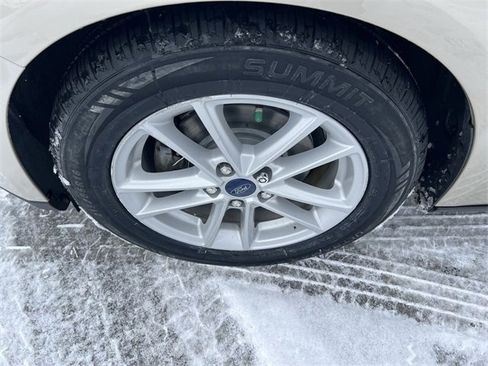 Used 2017 Ford Focus SE w/ Cold Weather Package image 12