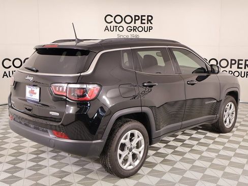 Used 2025 Jeep Compass Latitude image 20
