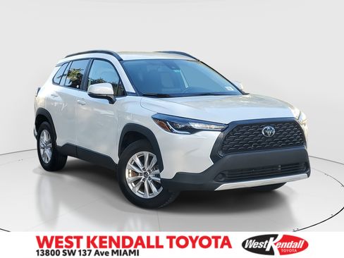 Used 2022 Toyota Corolla Cross LE image 1