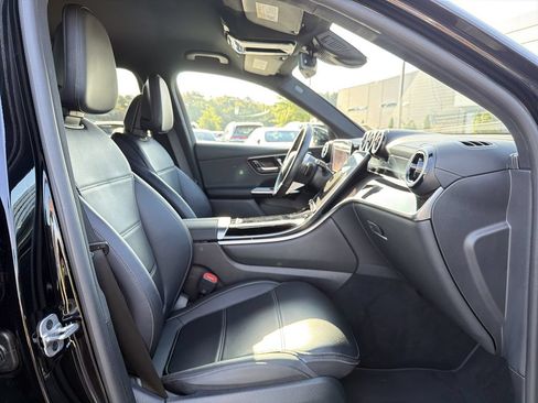 Used 2024 Mercedes-Benz GLC 300 w/ Winter Package image 18