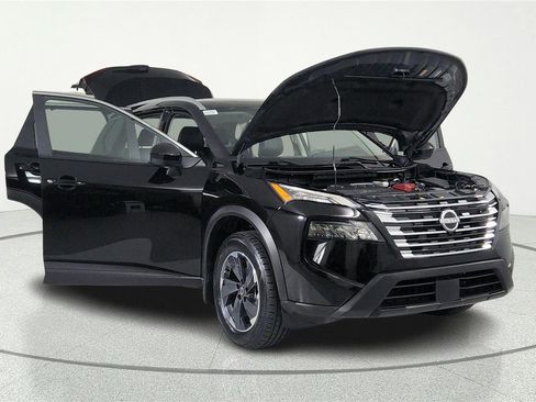 Used 2024 Nissan Rogue SV w/ SV Premium Package FWD image 7