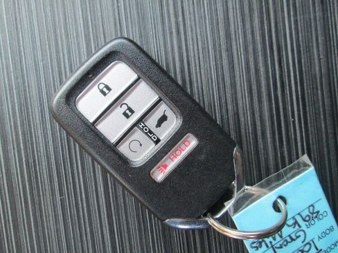 Used 2017 Honda Pilot Touring image 27