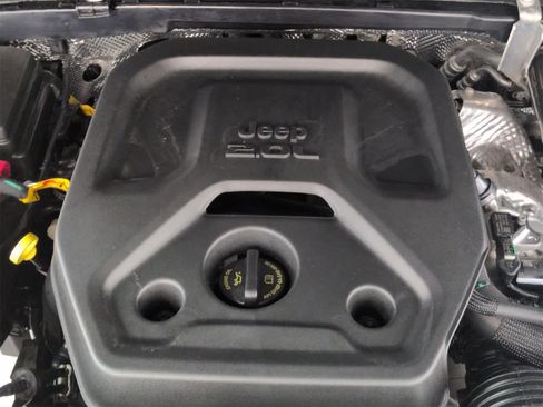 Used 2025 Jeep Wrangler Sahara w/ Safety Group image 15