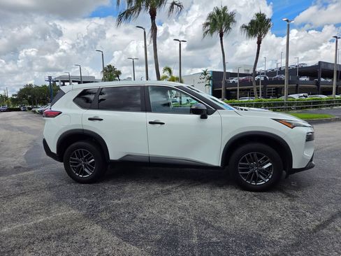 Used 2023 Nissan Rogue S FWD image 6