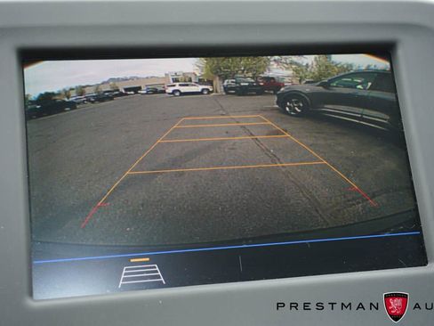 Used 2020 Chevrolet Equinox LT image 8