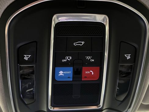 Used 2022 Jeep Wagoneer Series II image 46