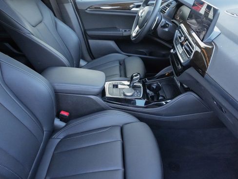 Used 2025 BMW X4 xDrive30i image 13