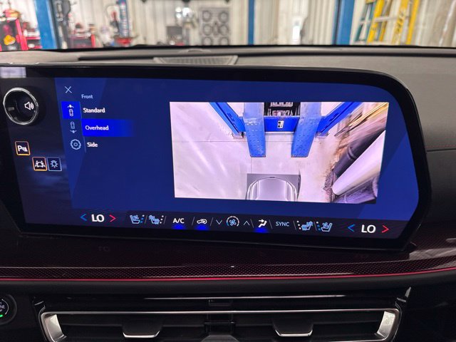 Used 2025 Chevrolet Traverse RS AWD/4WD image 35