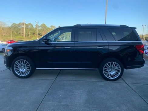 Used 2024 Ford Expedition Limited image 6