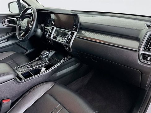 Certified 2023 Kia Sorento S image 31