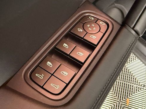 Certified 2025 Porsche Cayenne S image 26