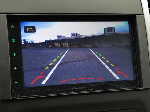 Used 2016 Nissan Frontier SV image 11