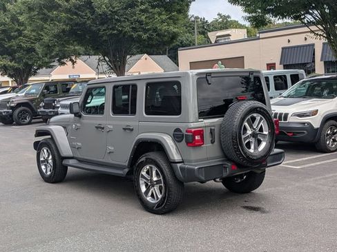Used 2022 Jeep Wrangler Unlimited Sahara w/ LED Lighting Group AWD/4WD image 5